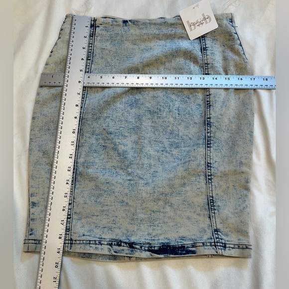 ANDREE BY UNIT White Washed Jean Mini Pencil Skirt Size M - Picture 8 of 9